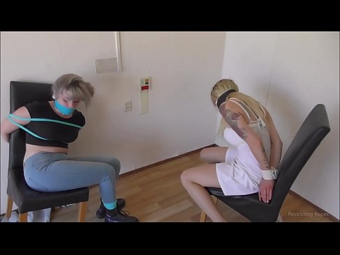 ❤️ Toksomaniulo / ligita kaj buŝoŝtopita / junulino en mizero Kvalita porno ĉe eo.hentai-for.ru