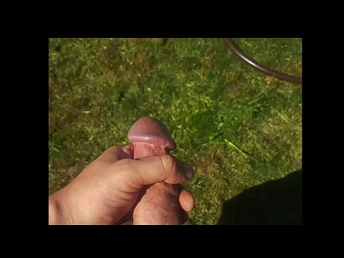❤️ Varma varmulo iĝas sian rozkoloran fikigon kaj ŝprucas kun ŝprucaĵo en somera ĝardeno Kvalita porno ĉe eo.hentai-for.ru